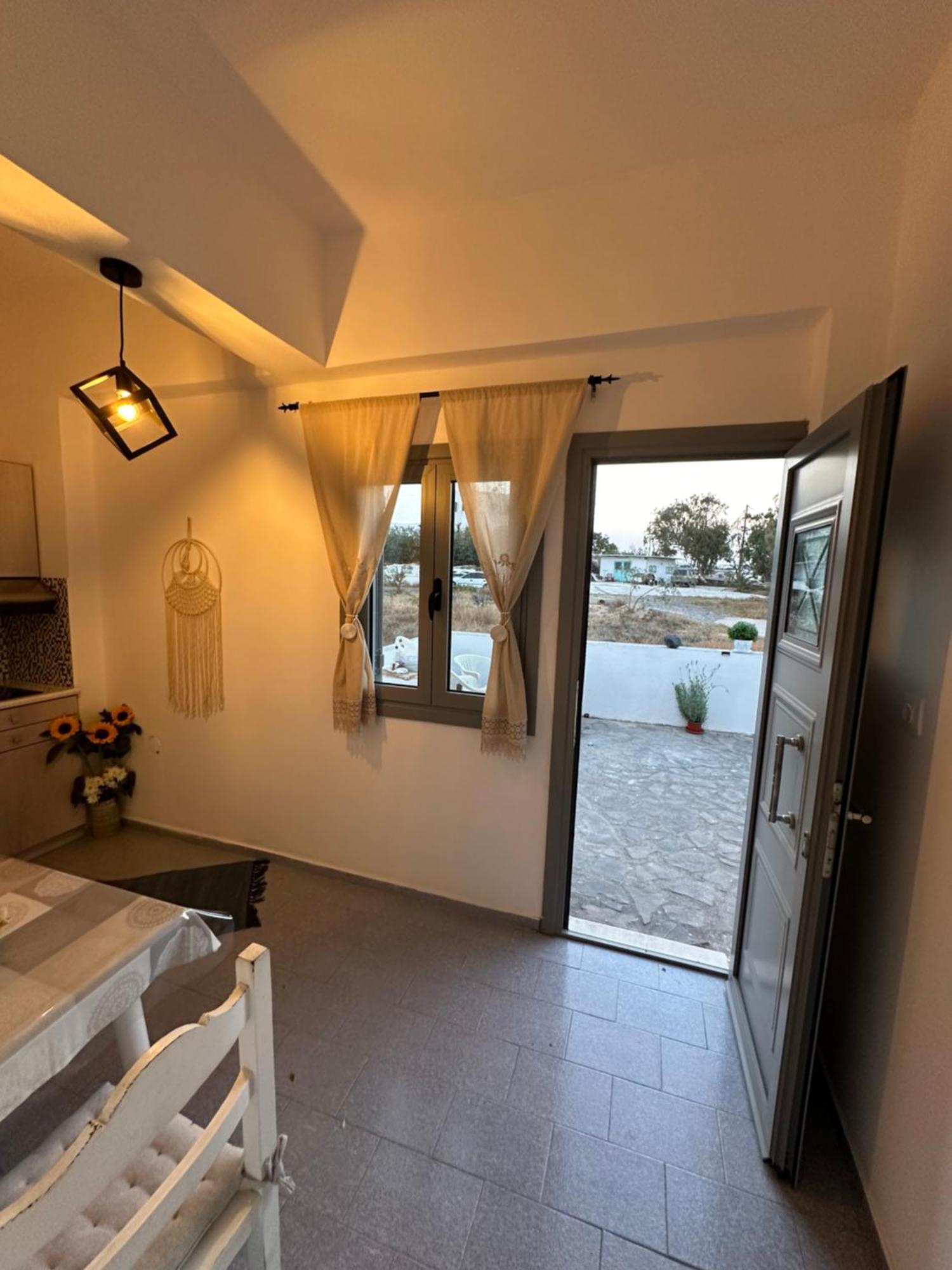 Nicole Rooms Santorini Vóthon Zewnętrze zdjęcie
