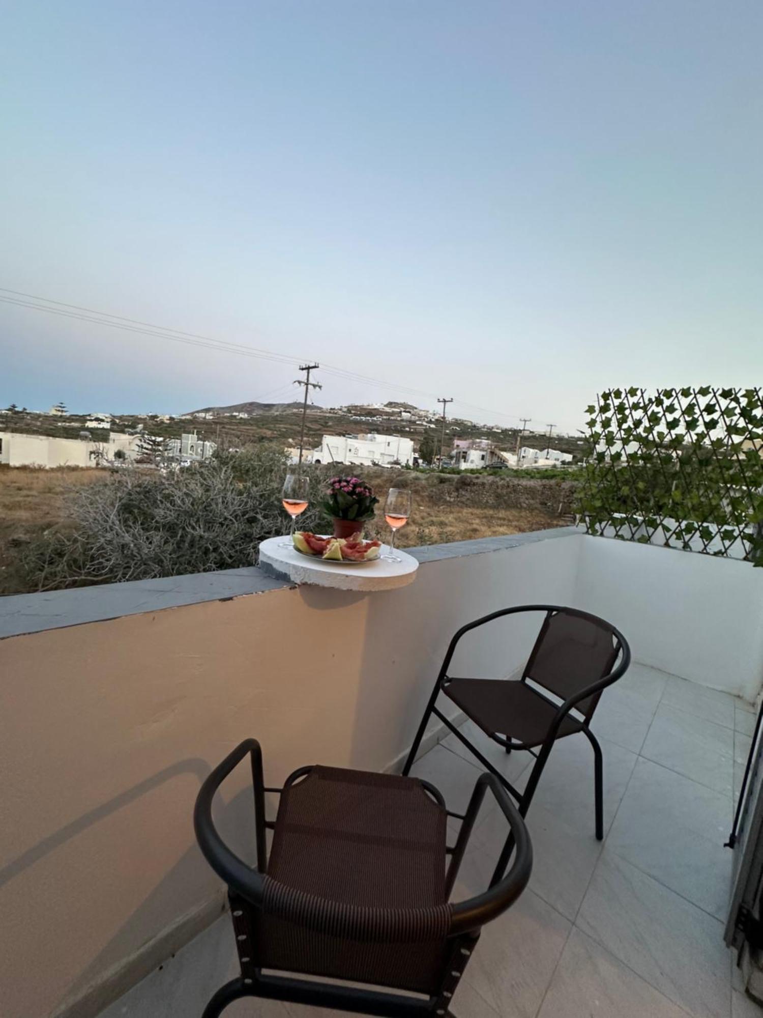 Nicole Rooms Santorini Vóthon Zewnętrze zdjęcie