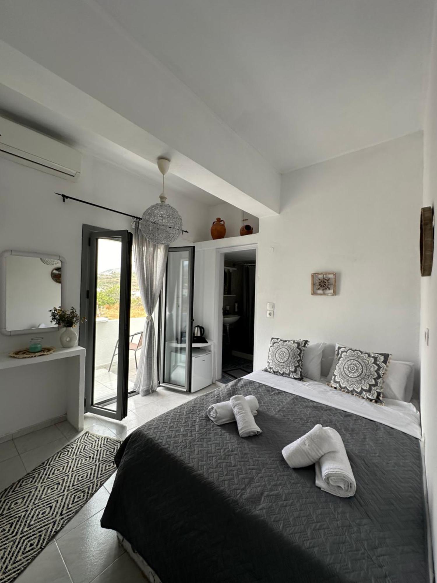 Nicole Rooms Santorini Vóthon Zewnętrze zdjęcie