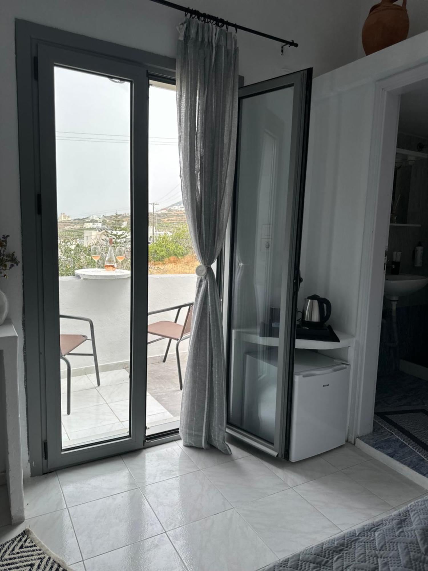 Nicole Rooms Santorini Vóthon Zewnętrze zdjęcie